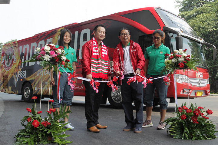 Bus Timnas Indonesia diresmikan langsung oleh Plt Ketua Umum (Ketum) PSSI, Joko Driyono, Martin Sofian (perwakilan dari sponsor Supersoccer), dan juga dua pemain Timnas Putri Indonesia, Dhanielle Daphne dan Zahra Muzdalifah.