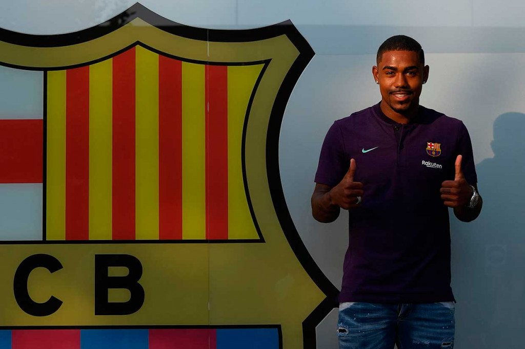 Malcolm didatangkan Bordeaux dari klub Brasil Corinthians pada Januari 2016, dan mengoleksi 12 gol dari 35 pertandingan musim lalu.