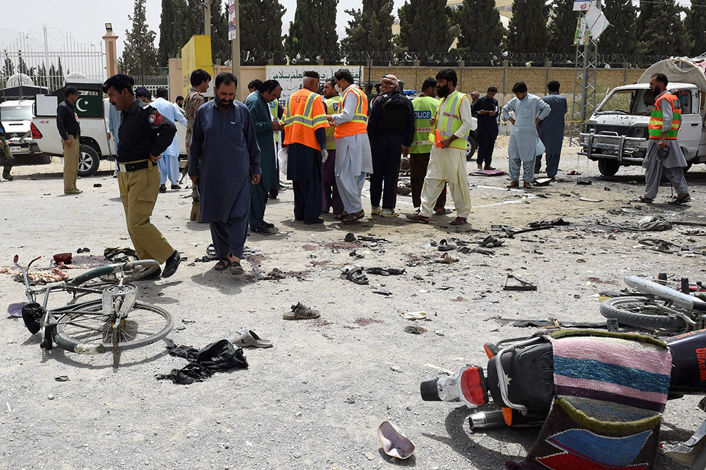 Bom bunuh diri meledak di salah satu tempat pemungutan suara pemilihan umum Pakistan di Kota Quetta, Provinsi Balochistan.
