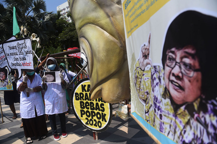 Mereka menyerukan agar pemerintah menyikapi masalah limbah popok sekali pakai yang terbuang di Sungai Brantas.