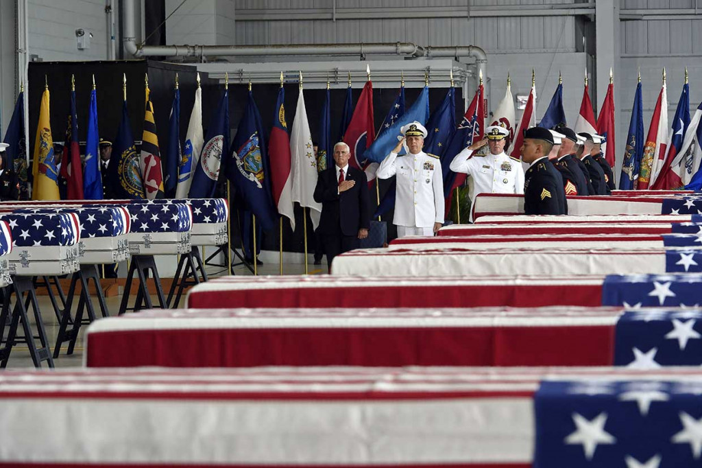Wapres AS memimpin langsung upacara penyambutan. Pence menyatakan pemulangan jenazah tersebut sebagai wujud nyata untuk mencapai perdamaian di Semenanjung Korea.