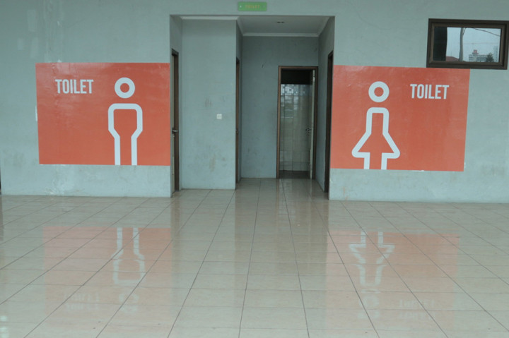 Ada sebanyak 120 toliet yang tersebar di Stadion Patriot Candrabaga.
