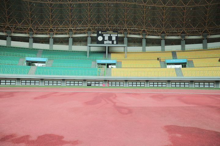 Stadion berusia 38 tahun ini dibangun sebagai veneu gelaran Pekan Olahraga Daerah (PORDA) Jawa Barat IV pada 1984. Sebagai tuan rumah Asian Games 2018, tentu perlu banyak yang harus diperbaiki agar stadion ini memenuhi standart FIFA. 