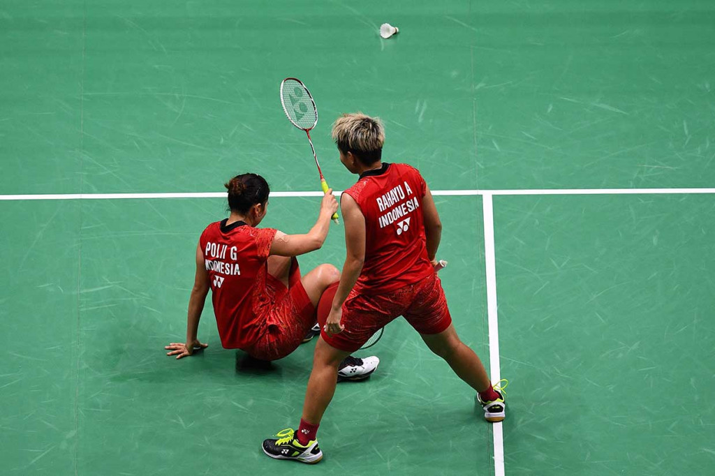 Greysia/Apriyani terhenti di semifinal setelah kalah dua set langsung 12-21 dan 21-23 dalam waktu 52 menit.