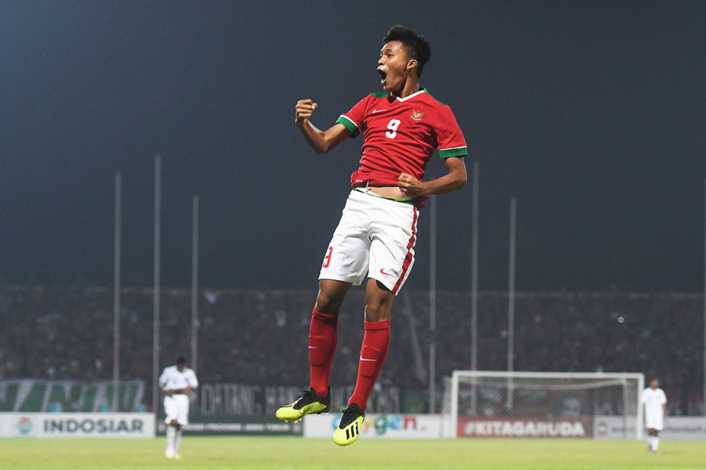 Timnas Indonesia U-16 memastikan tiket ke semifinal Piala AFF U-16 2018 setelah meraih kemenangan 3-0 atas Timor Leste di laga keempat Grup A yang digelar di Stadion Gelora Delta, Sidoarjo.
