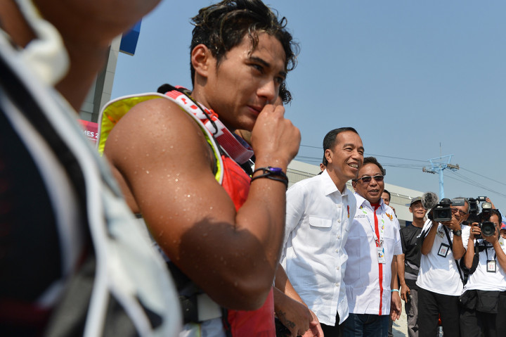 Dua venue ini terletak di kawasan Ancol, Jakarta Utara. Awalnya, Jokowi mengecek dan menyapa atlet jetski untuk Asian Games.
