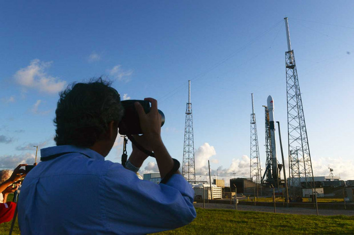 Dengan peluncuran Satelit Merah Putih diharapkan dapat menuntaskan secara cepat masalah komunikasi di seluruh Indonesia, terutama di pelosok dan wilayah terluar Indonesia,  selain juga menjadi peluang bisnis baru bagi PT Telkom di kawasan Asia Selatan.