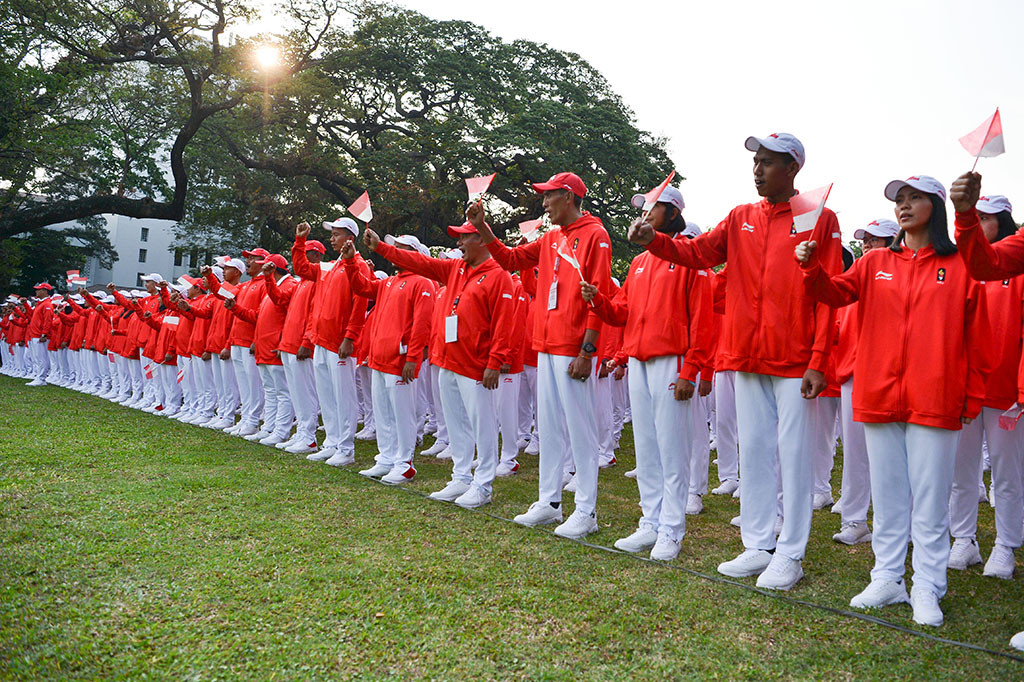 Presiden melepas 938 atlet dan 396 ofisial yang akan berlaga pada Asian Games 2018. Jokowi menyebut, target minimal Indonesia sebagai tuan rumah adalah meraih minimal 16 medali emas atau masuk 10 besar.
