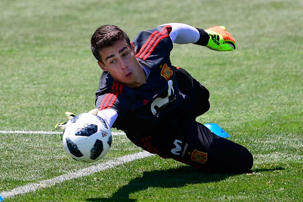 Chelsea merekrut Kepa Arrizabalaga yang berusia 23 tahun itu sebagai pengganti Thibaut Courtois yang telah bergabung dengan Real Madrid. Pemain berusia 23 tahun itu menandatangani kontrak tujuh tahun bersama The Blues.