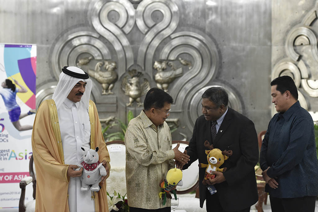 Qatar Airways masuk dalam jajaran partner kehormatan resmi INASGOC. Bersanding dengan mayoritas sponsor dari BUMN seperti Telkomsel, Telkom Indonesia, Pertamina, BNI, Bank Mandiri, dan Bank BRI.