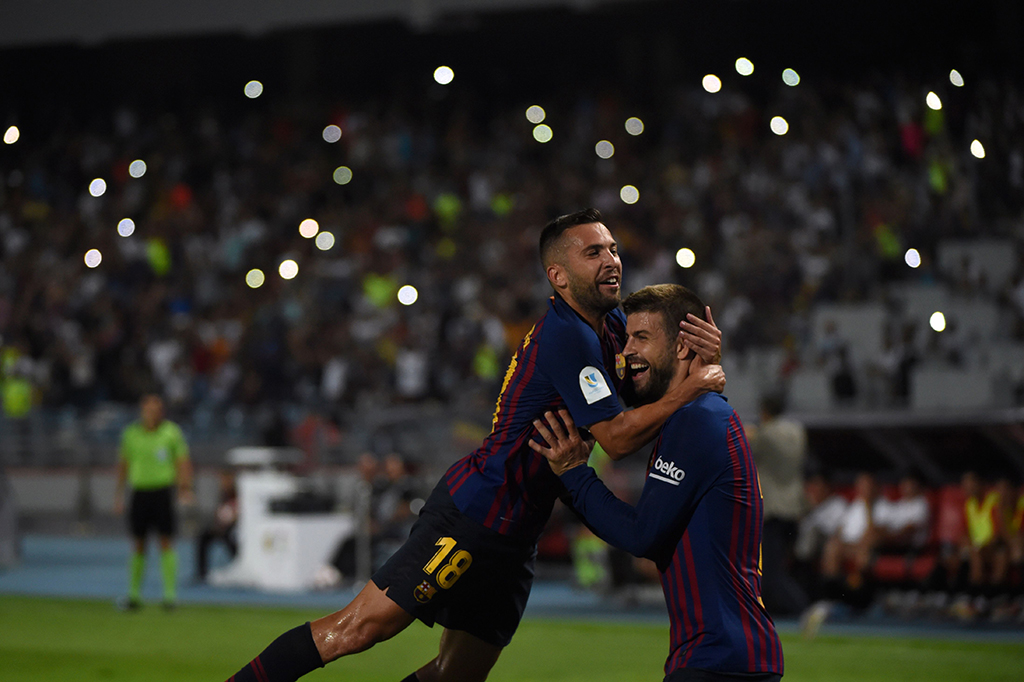 Barca harus menunggu hingga menit 42 untuk menyamakan kedudukan. Skor berubah jadi 1-1 setelah Gerard Pique menjebol gawang lawan.