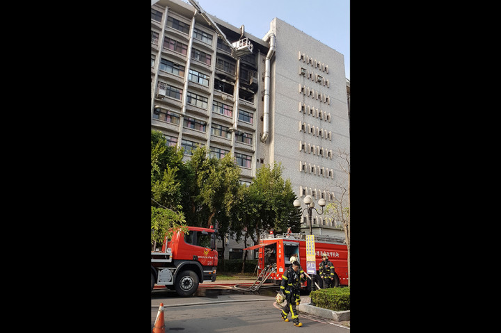 Belum diketahui pasti penyebab kebakaran tersebut. Otoritas setempat tengah melakukan penyelidikan menyeluruh atas kejadian ini. Afp Photo/CNA Photo