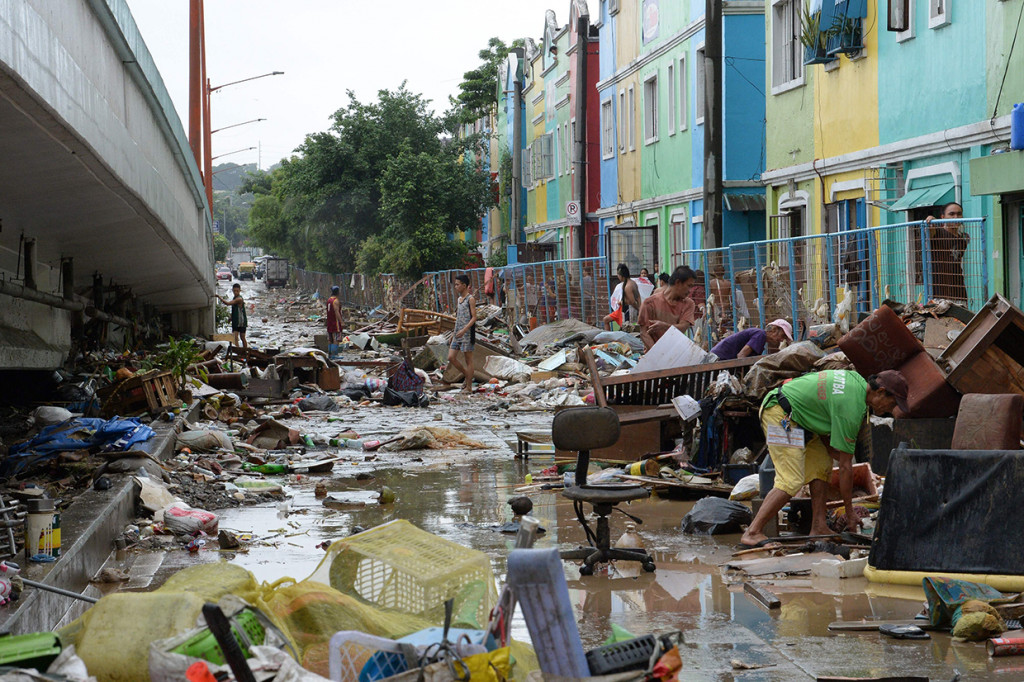 Lebih dari 54 ribu orang mengungsi ke tempat yang lebih aman di ibu kota Filipina, Manila, dan beberapa provinsi sekitarnya, menyusul seruan evakuasi akibat ancaman hujan muson yang berisiko memicu banjir lebih besar. Afp Photo/Ted Aljibe