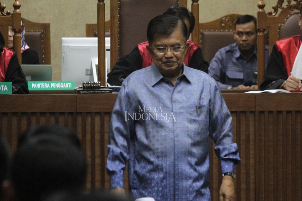 Kehadiran Wakil Presiden RI Jusuf Kalla dalam sidang PK mantan Menteri ESDM itu karena menurut Jero kesaksian JK menyebutkan dirinya menggunakan DOM sesuai aturan sehingga dikatakan Jero, dirinya bebas dari hukuman apapun.