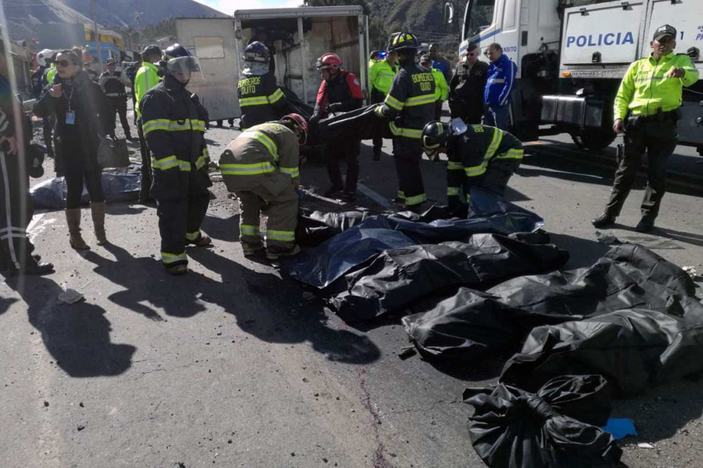 Sedikitnya 24 orang tewas dan 22 lainnya terluka akibat kecelakaan tersebut. Warga negara Venezuela dan Kolombia termasuk di antara yang tewas.