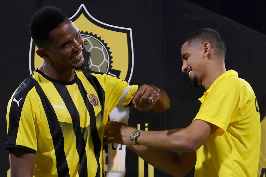 Mantan kapten Timnas Kamerun tersebut dikontrak Qatar Sports Club dengan status free transfer, beberapa hari setelah meninggalkan klub Turki Konyaspor dengan kesepakatan bersama. 