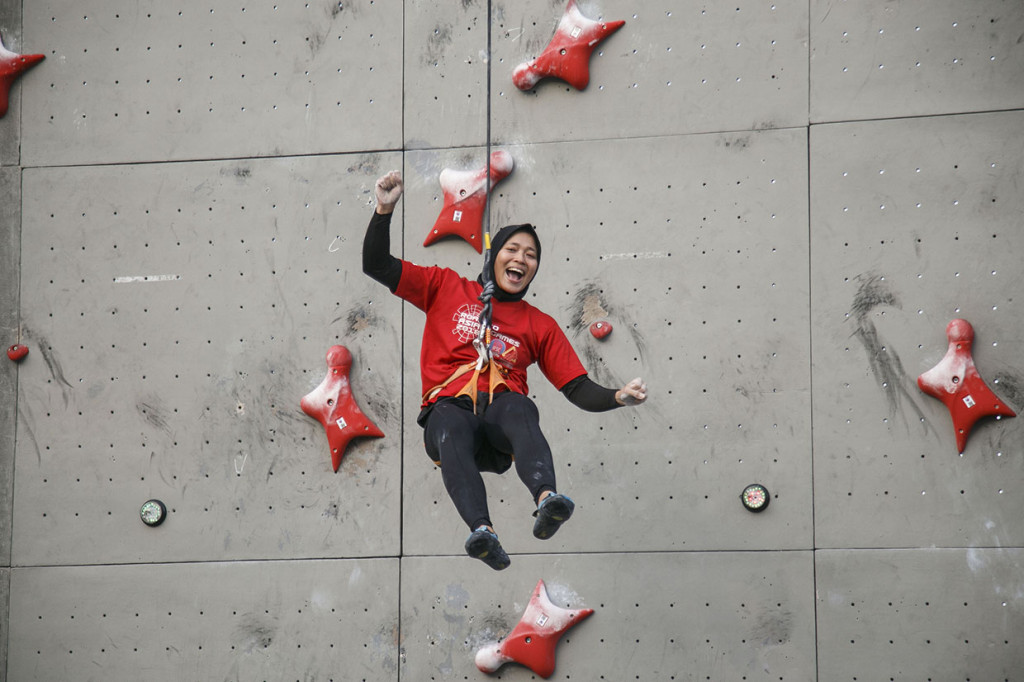 Melihat prestasi atlet panjat tebing Indonesia di kancah Internasional, harapan meraih emas cukup terbuka lebar. Usai seri kejuaraan dunia di Tai’an Cina, International Federation of Sport Climbing (IFSC) merilis tim nasional Panjat Tebing Indonesia sukses menduduki peringkat pertama dunia. 