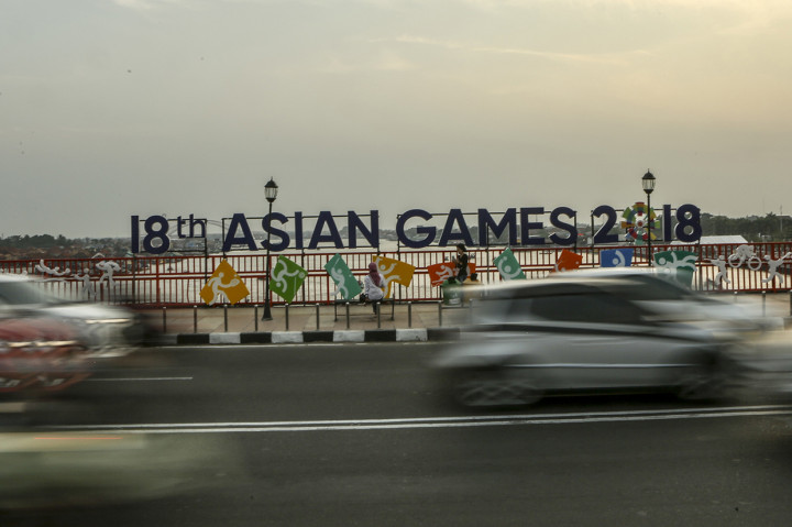 Untuk menyambut acara tersebut, Palembang pun bersolek. Sejumlah fasilitas umum diperbaiki dan dihiasi logo-logo Asian Games 2018.