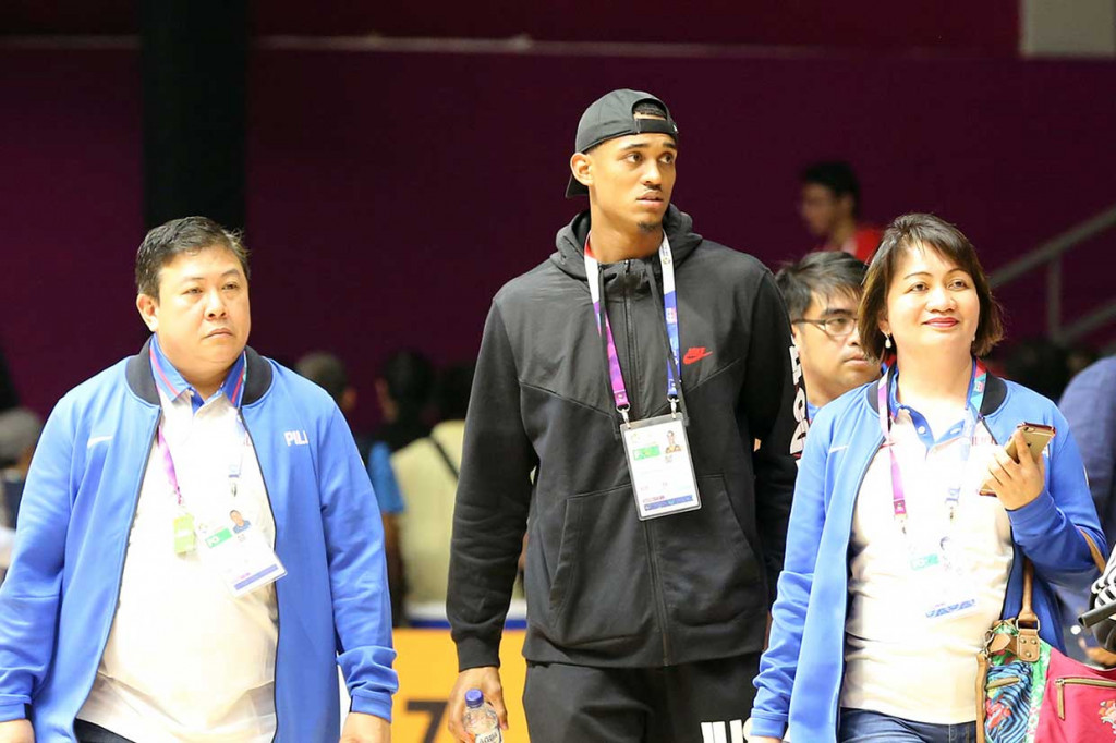 Clarkson bergabung dengan Filipina pada kuarter ketiga. Namun dirinya tidak turun main lantaran namanya belum masuk di roster yang dirilis panitia maupun papan skor yang dipampang di tepi lapangan. Ia kemungkinan akan melakoni debut saat menghadapi Tiongkok, Selasa 21 Agustus mendatang. INASGOC/Antara Foto/Rocky Padila