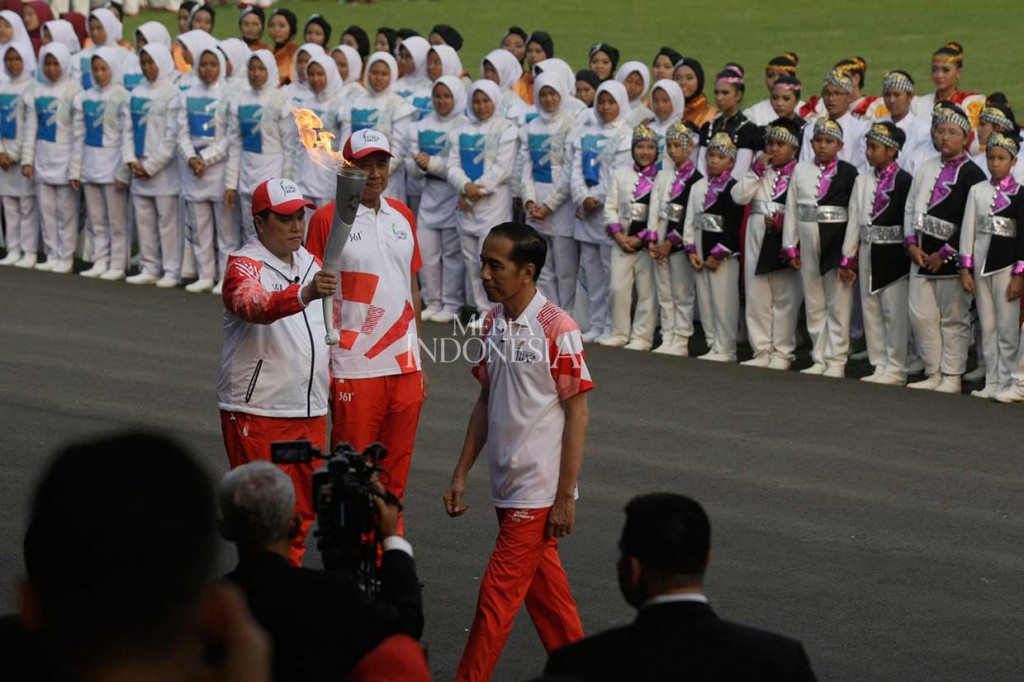 Erick kemudian membawa obor api Asian Games 2018 dengan berlari keluar halaman Istana Merdeka untuk dibawa dan diinapkan di Monumen Nasional (Monas). Rencananya esok hari obor akan dibawa ke Stadion Gelora Bung Karno untuk disulutkan pada pembukaan pesta olahraga terbesar se-Asia. 