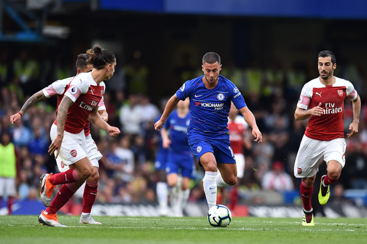 Chelsea akhirnya bisa mencetak gol di babak kedua pada menit ke-81. Eden Hazard yang sukses melewati Hector Bellerin memberikan umpan tarik ke depan gawang Arsenal yang lansung disambut Marcos Alonso dengan sepakan kaki kiri. Afp Photo/Glyn Kirk