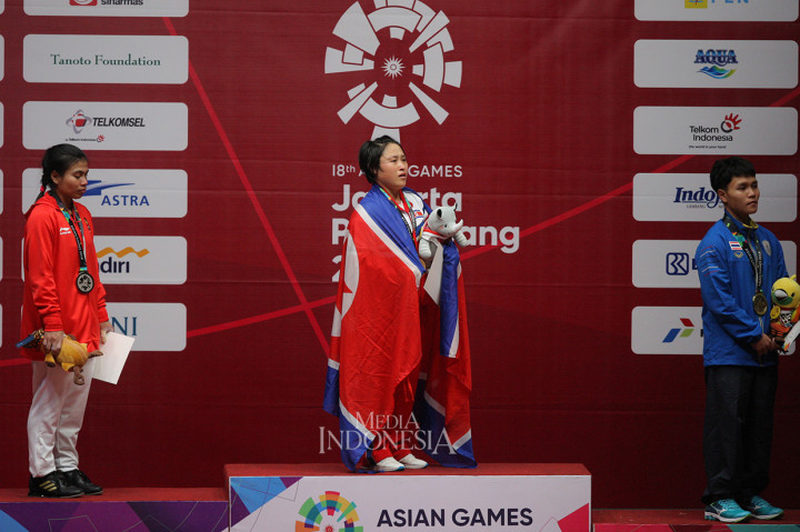 Dia kalah dari lifter Korea Utara, Ri Song Gum yang akhirnya meraih emas dengan total angkatan seberat 199 kg (Snatch 87 kg, Clean and Jerk 112 kg). Sementara medali perunggu diraih oleh lifter Thailand Thunya Sukcharoen yang mencatatkan total angkatan 189 kg.