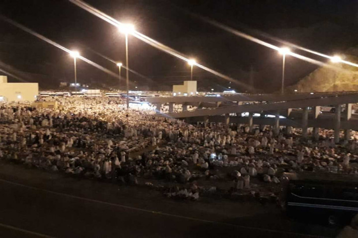 Lebih dari 3 juta jemaah haji dari seluruh dunia telah melangsungkan wukuf di Arafah, Arab Saudi, Senin 20 Agustus 2018 waktu setempat. Pelaksanaan wukuf berjalan khusyuk.