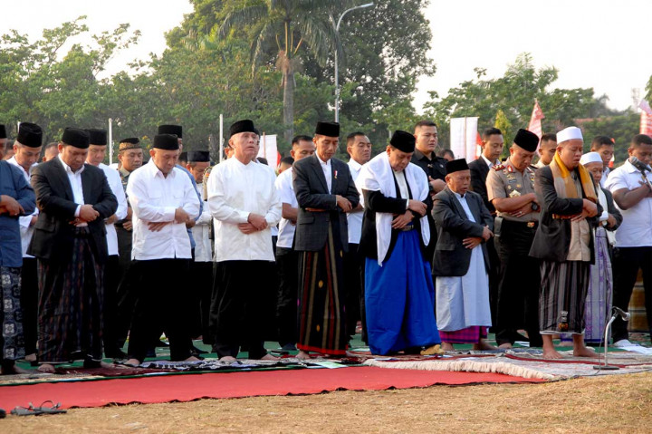 Presiden Jokowi memaknai perayaan Iduladha 1439 Hijriah sebagai momen untuk berbagi dan membantu, terutama untuk masyarakat yang menjadi koban bencana gempa bumi Lombok, NTB.