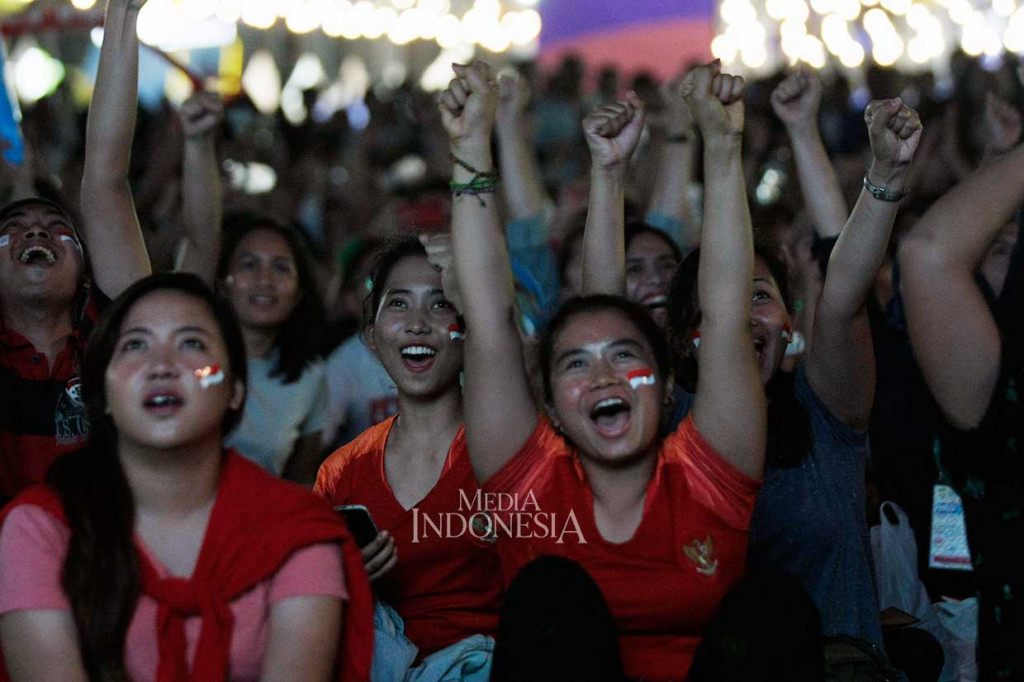 Hal itu tidak mengurangi semangat para penonton memberikan dukungan kepada para pemain Indonesia untuk mengalahkan Tiongkok.