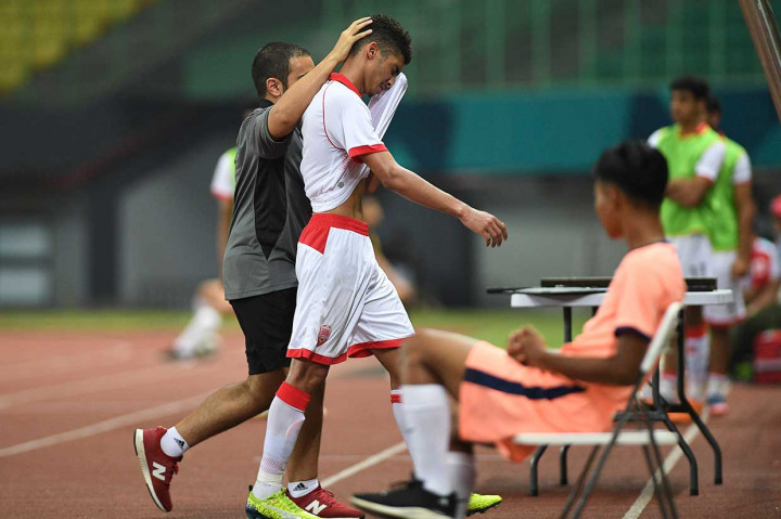 Sementara kemenangan Vietnam atas Bahrain didapatkan dengan tidak mudah, meskipun Bahrain bermain dengan 10 pemain sejak Ahmed Sanad dikartu merah langsung oleh wasit jelang babak pertama usai telah melanggar keras Do Duy Manh. INASGOC/Antara Foto/Dhemas Reviyanto