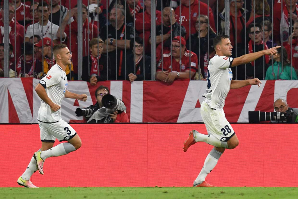 Adam Szalai berhasil menyamakan kedudukan dengan tembakan mendatar pada menit ke-57 bagi klub peserta Liga Champions Hoffenheim.