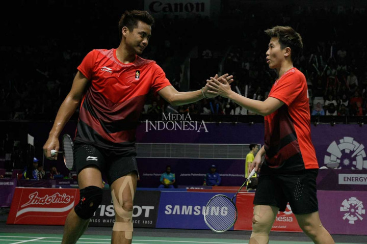 Tontowi/Liliyana mengalahkan pebulu tangkis Hong Kong Lee Chun Hei Reginald/Chau Hoi Wah, pada babak perempat final dengan skor 21-15, 17-21, 21-16. 