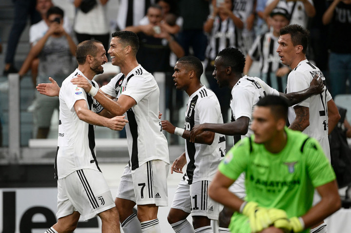 Gol kedua pun berhasil diciptakan oleh Mario Mandzukic pada menit ke-75. Umpan terukur dari Ronaldo tidak disia-siakan striker asal Kroasia untuk membawa Juventus unggul 2-0. Afp Photo/Filippo Monteforte