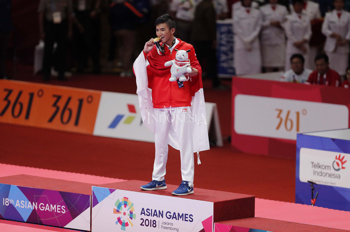 Rifki berhasil mengalahkan lawannya dengan raihan poin 9-7 dan menambah perolehan medali emas Indonesia.