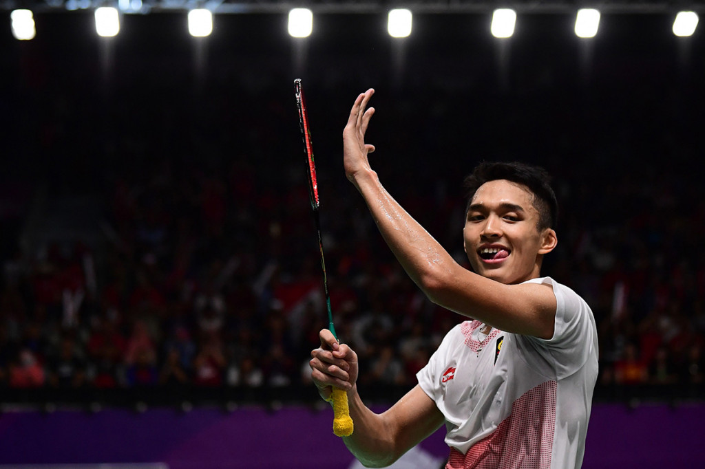 Pebulu tangkis tunggal putra Indonesia Jonatan Christie melakukan selebrasi setelah mengalahkan pebulu tangkis Hongkong, Wong Wing Ki Vincent.