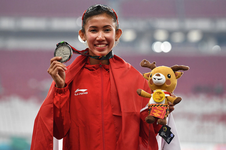 Bagi Emila Nova, ini merupakan debut dia di Asian Games. Praktis, medali perak ini akan menandai karier profesional Emilia Nova di cabang atletik. Afp Photo/Juni Kriswanto