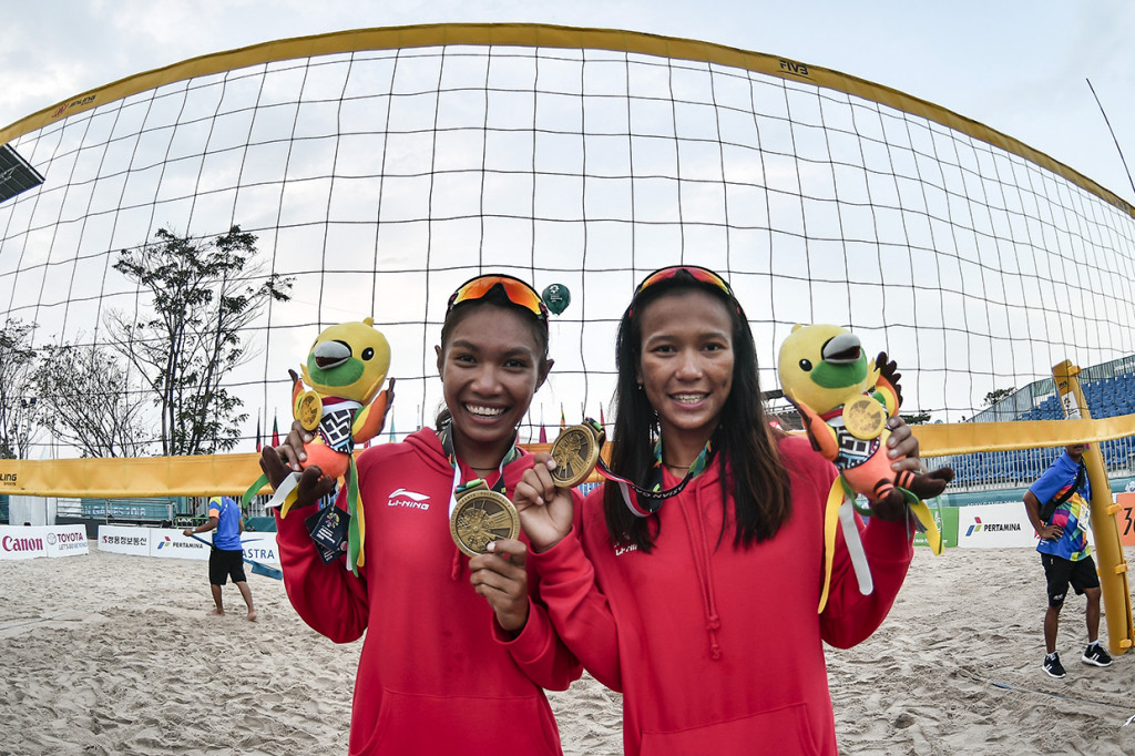 Tim voli pantai putri Indonesia menyumbang medali perunggu dari Asian Games 2018. Di perebutan tempat ketiga, tim merah putih mengalahkan Kazakhstan.