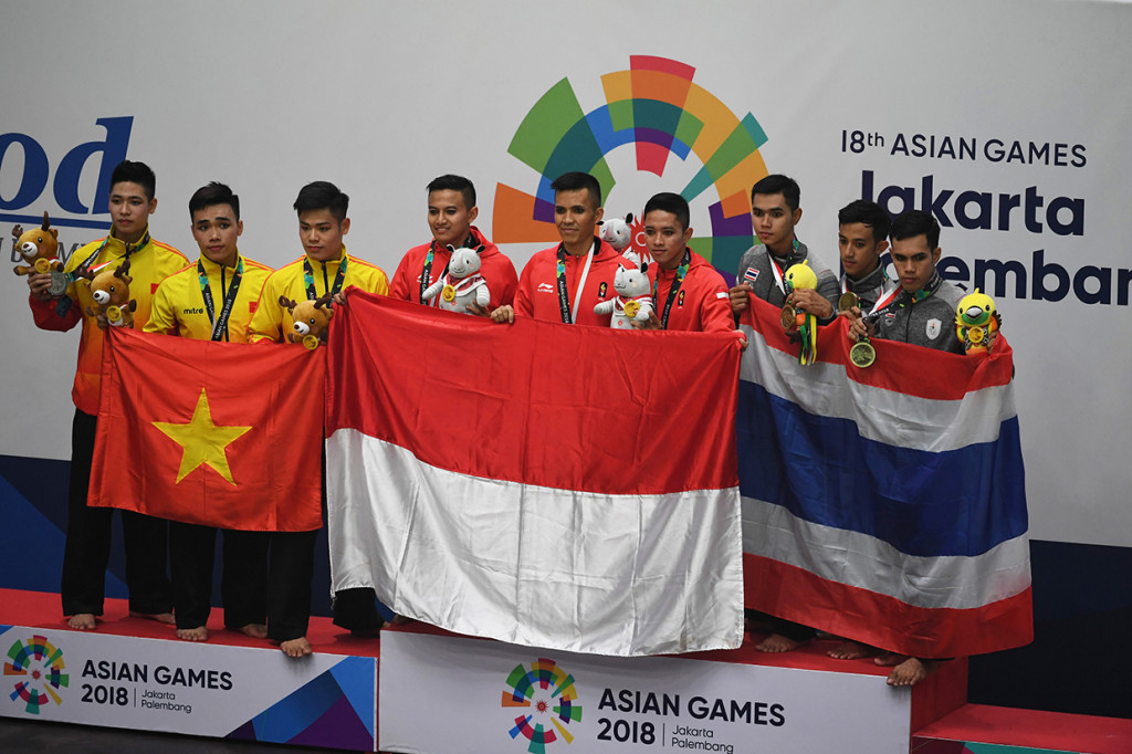 Sebelumnya, tujuh medali emas lainnya diraih oleh Aji Bangkit Pamungkas (85 kg-90 kg), Puspa Arumsari (individu putri), Hendy dan Yola Primadona Jampil (ganda putra), Komang Harik Adi Putra (65-70 kg), Iqbal Candra Pratama (60-65 kg), Sarah Tria Monita (55 kg-60 kg), serta Nunu Nugraha, Asep Yuldan Sani, dan Anggi Faisal Mubarok (tim putra).