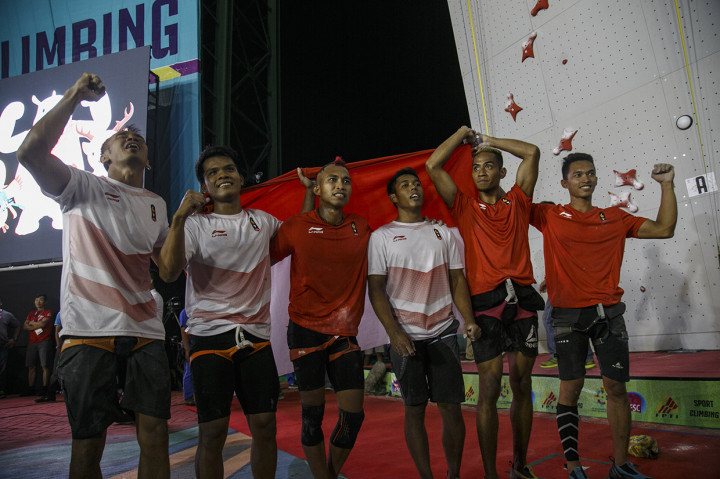 Pada nomor kecepatan beregu putra terjadi All Indonesian Final.  Tim Indonesia 2  berhasil mendapatkan medali emas dengan mengungguli Indonesia 1. Antara Foto/INASGOC/Hendra Nurdiyansyah