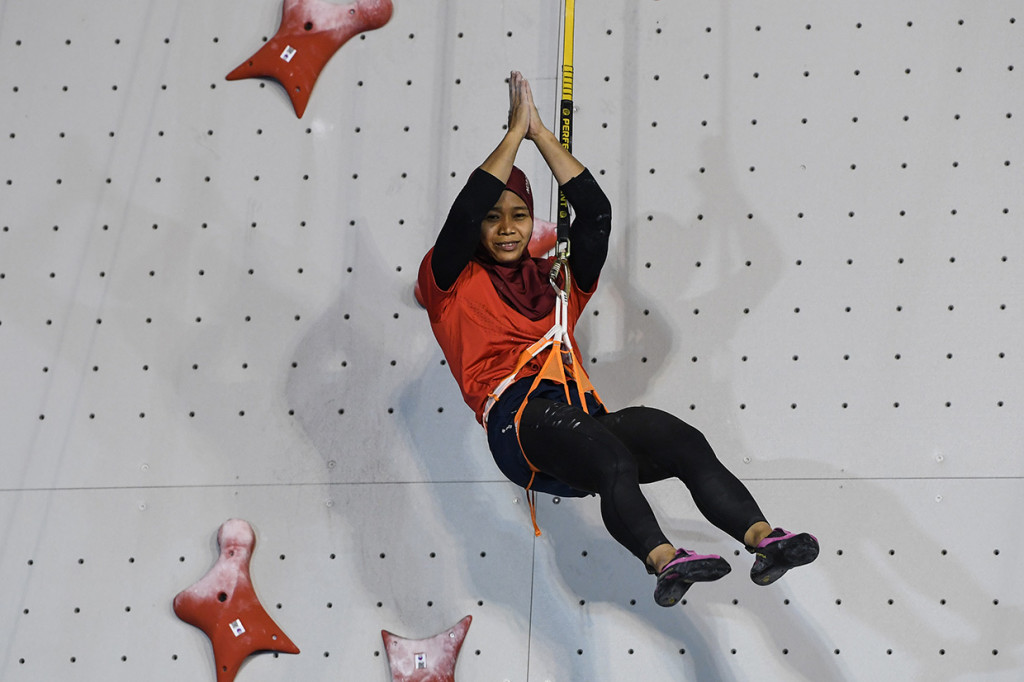Sementara itu, bagi Puji Lestari, medali emas ini melengkapi medali perak yang juga diraih pada nomor individu kecepatan putri. Antara Foto/INASGOC/Hendra Nurdiyansyah