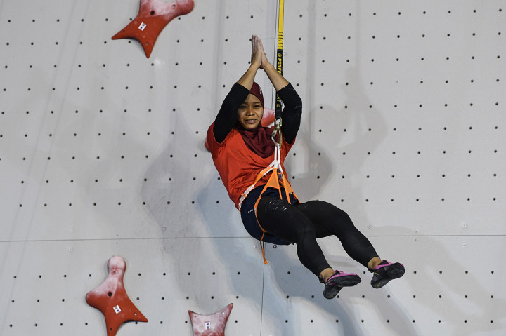 Sementara itu, bagi Puji Lestari, medali emas ini melengkapi medali perak yang juga diraih pada nomor individu kecepatan putri. Antara Foto/INASGOC/Hendra Nurdiyansyah
