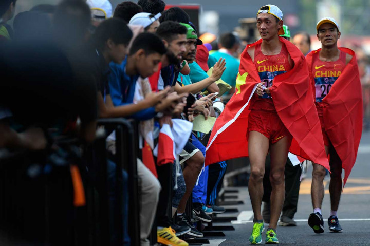 Kaihua Wang meraih medali emas dengan catatan waktu 1.22.04. Sementara Perak diraih atlet asal Jepang Toshikazu Yamanishi dengan catatan waktu 1.27.31. Dan medali perunggu diraih rekan senegara Wang, Xiangqian Jin dengan catatan waktu 1.27.58.