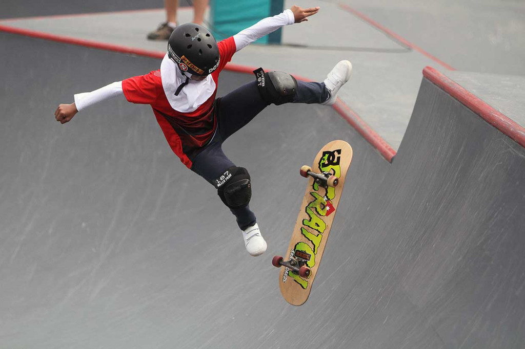 Keberhasilan kedua skateboarder putra Indonesia belum diikuti atlet putri. Bunga Nyimas yang turun di nomor park putri menempati urutan keempat di bawah dua skateboarder Jepang Sakura Yosozumi dan Kaya Isa, serta Xin Zhang (Tiongkok). INASGOC/Antara Foto/Rahmad Suryadi