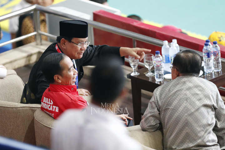 Jokowi menyebut Prabowo sebagai Ketum Pengurus Besar Ikatan Pencak Silat Indonesia (IPSI) punya andil besar atas kesuksesan para atlet. 