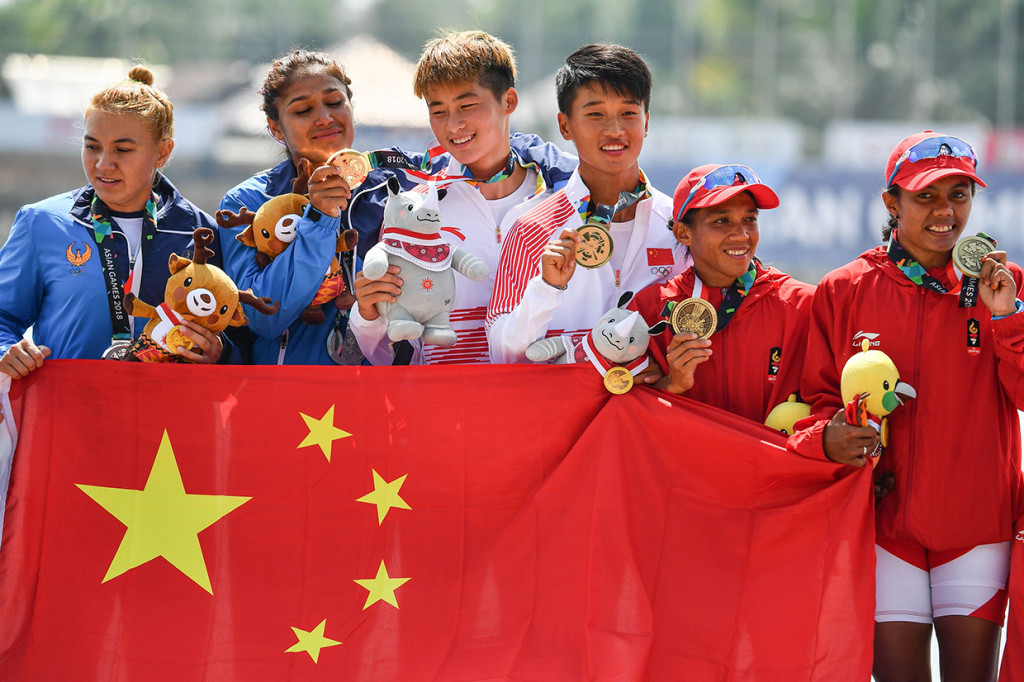 Riska Andriyani/Meni Nur meraih mencatat waktu 2 menit 7,356 detik. Mereka terpaut 4,844 detik dari atlet China Yanan Ma/Mengya Sun. Sedangkan medali perak diraih atlet Uzbekistan Dilnoza Rakhmatova/Nilufar Zokirova dengan catatan waktu 2 menit 6,160 detik. Afp Photo/Mohd Rasfan