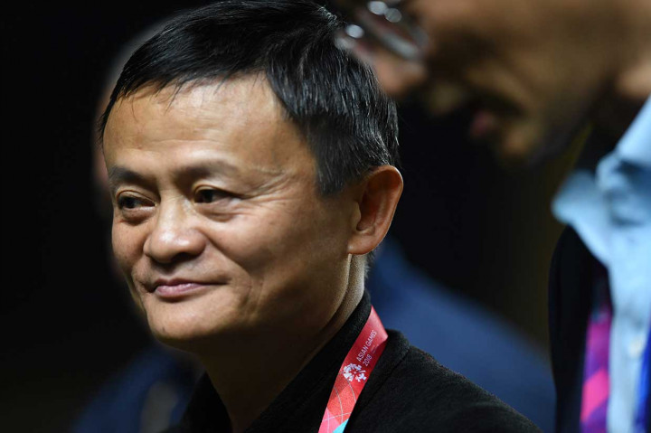 Kehadiran Jack Ma ini cukup menyita perhatian karena ia sebelumnya duduk di tribun VIP untuk menyaksikan pertandingan antara Jepang berhadapan dengan Tiongkok. Jepang keluar sebagai juara setelah menang 1-0. INASGOC/Antara Foto/Zabur Karuru