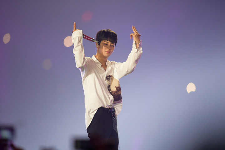 iKon membawakan dua lagu yaitu 'Love Scenario' dan 'Rhythm Ta'. Antara Foto/INASGOC/Wahyudin