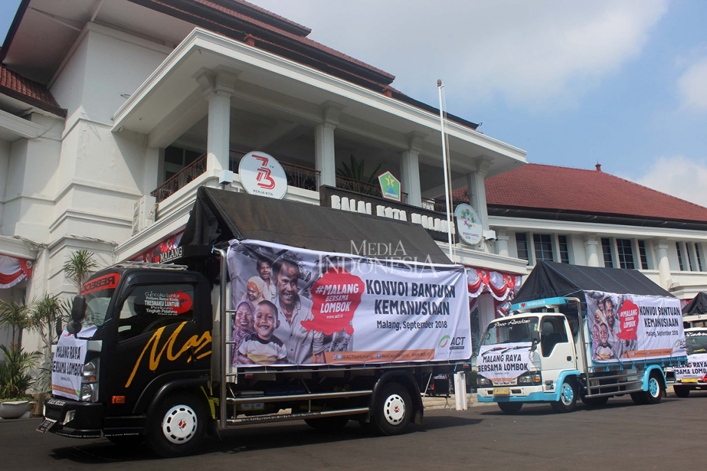 Bantuan logistik dari berbagai komunitas di Malang Raya meliputi Kabupaten/Kota Malang dan Kota Batu itu dikirim lewat darat ke Lombok, Nusa Tenggara Barat, untuk meringankan beban para korban bencana gempa bumi di daerah itu.