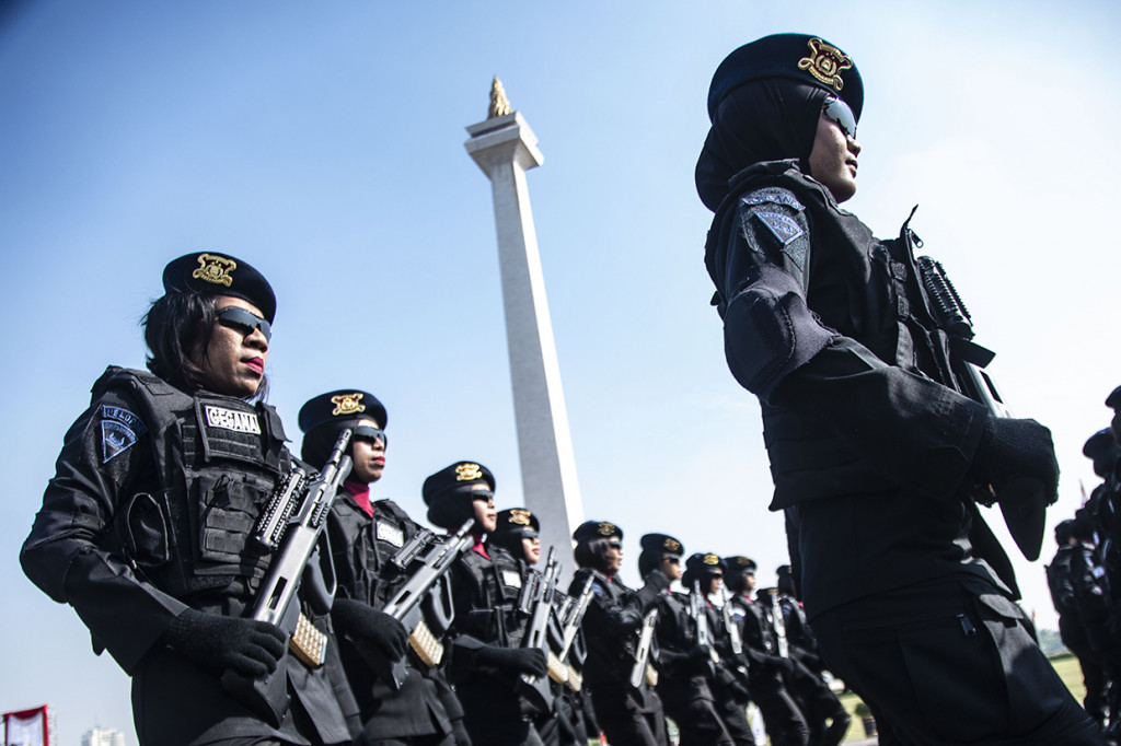 Kegiatan yang dihadiri oleh 2.000 pasukan perempuan yang terdiri dari Polwan, Wanita TNI, ASN Perempuan pada Polri, Satpol PP Perempuan, Dinas Perhubungan dan Pramuka itu mengangkat tema 