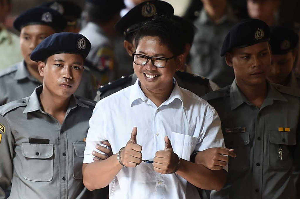 Kasus tersebut telah memicu munculnya kecaman dari kalangan internasional. Sejumlah kalangan menyebut upaya hukum terhadap kedua jurnalis sebagai tindakan pemerintah Myanmar untuk memberangus pemberitaan seputar tindakan represif yang dilakukan militer terhadap warga minoritas muslim Rohingya di negara bagian Rakhine.